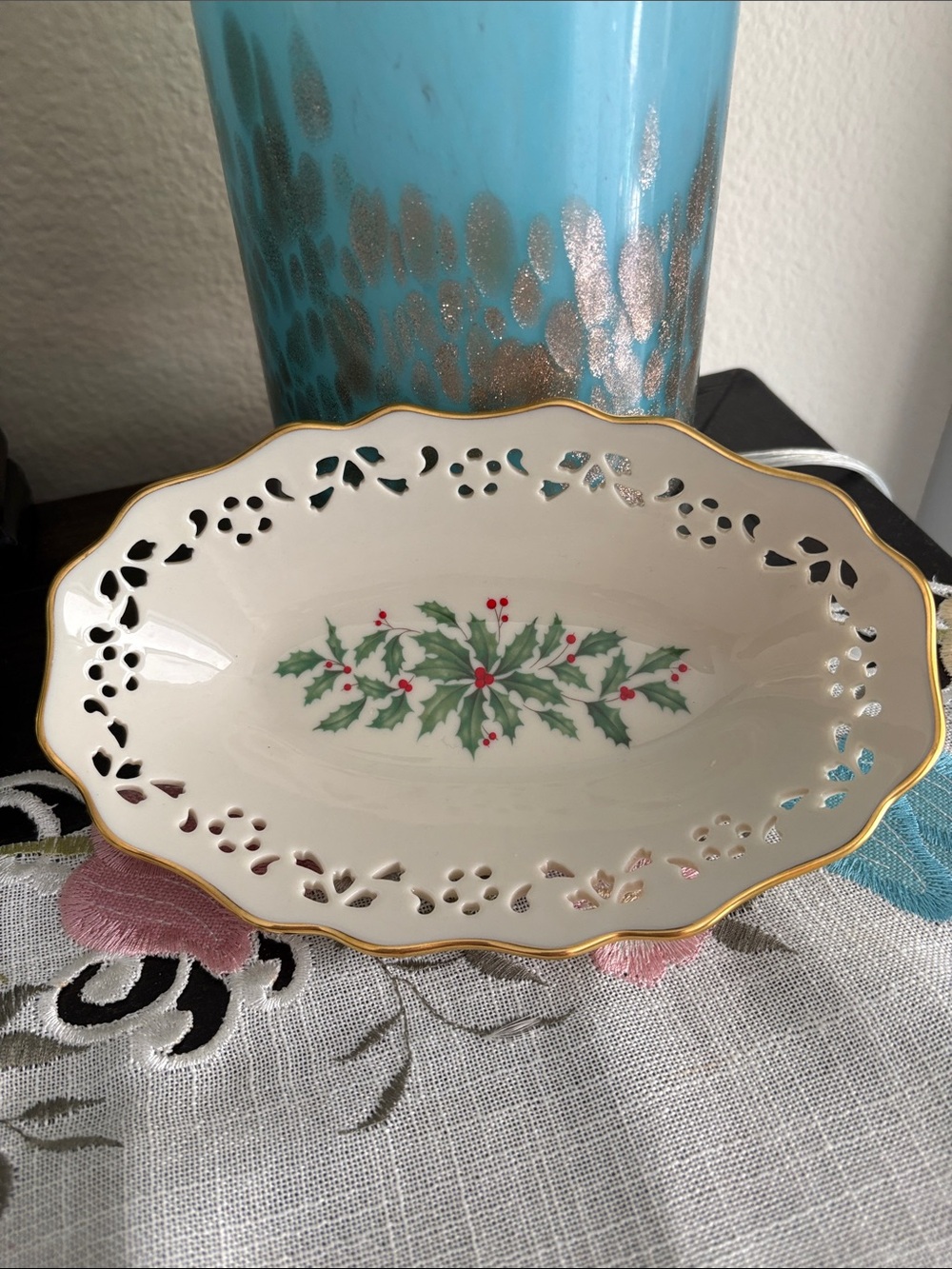 Lenox Cream Holiday Holly Pierced Serving Bowl with Gold Trim